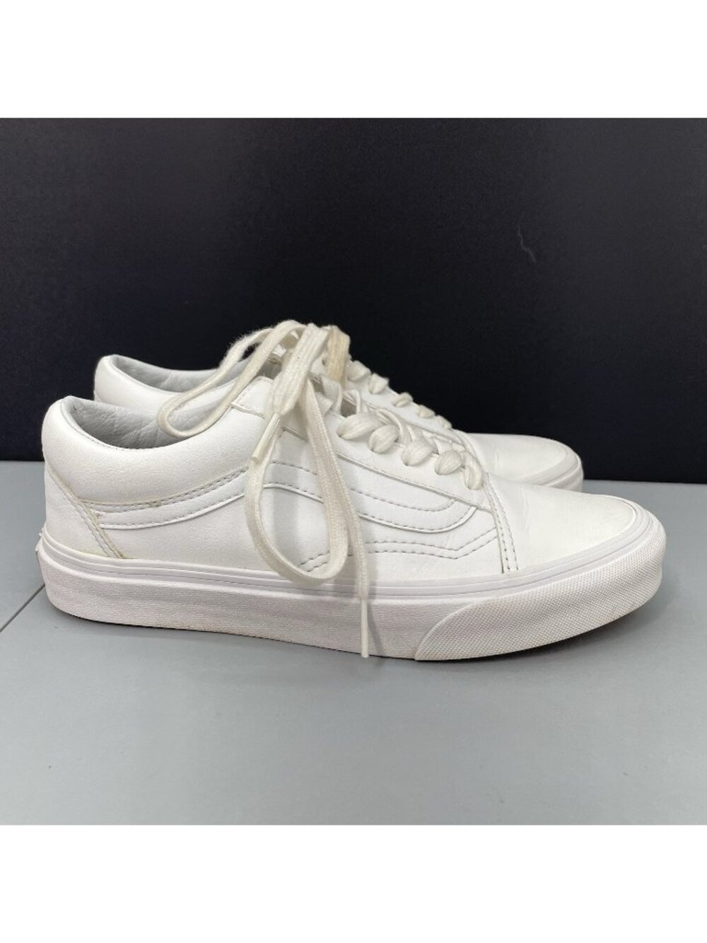 Vans Old Skool Sneakers Shoes Athletic Leather White Womens 7